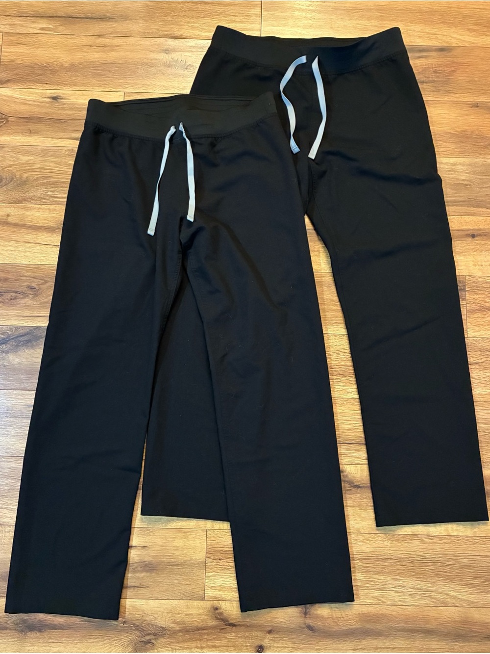 Figs Women’s Medium Black Scrubs Medical Pants Lot Of 2 - Picture 2 of 10